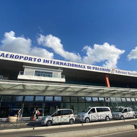 Hikkara Home Airport, Sea And Beach Carini Exterior photo